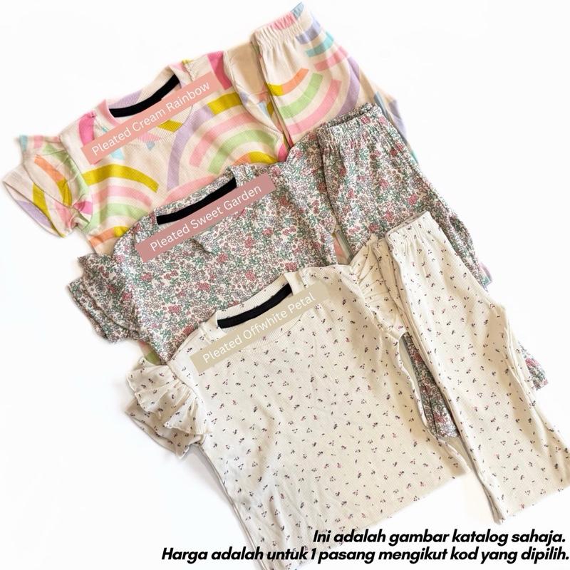 Bellina bootcut set for baby girls, Pleated Offwhite Petal design